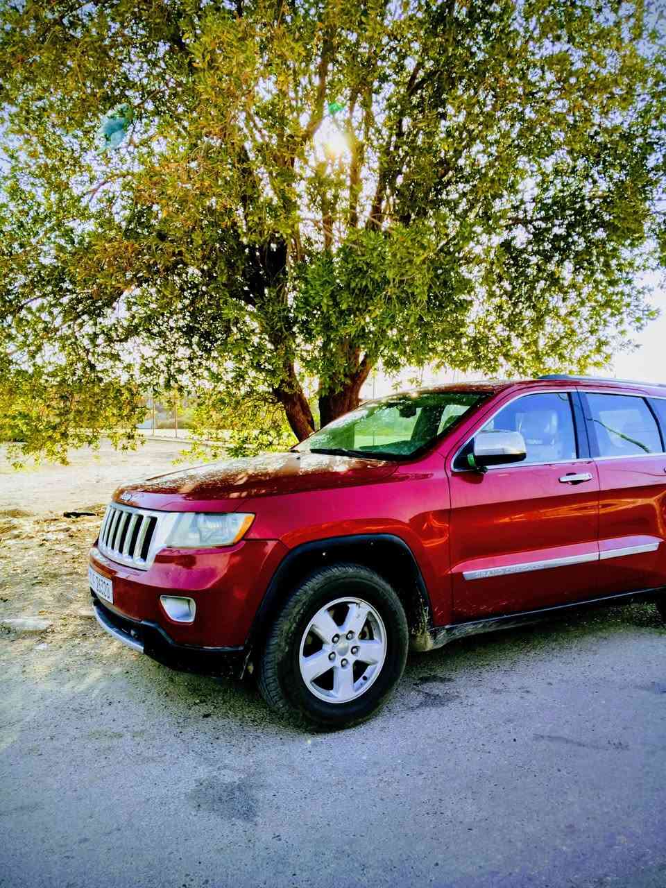 السلام عليكم
جيب لاريدو 2011 رقم بغداد دولي باسمي مداور ثاني يوم  سياره مكفوله بيها بارد قليل باب العبري سونار مرفق بل منشور وارد امريكي داخله العراق مكفوله

مكينه كير حداديه تبريد تخم تاير مكفول كله جديد 
مواصفات السيارة 
شاشه كار بلي 
تحكمات استيرن 
داخل لونين بيجي اسود 
ماوس وضعيات قياده
السياره جديده بمعنى الكلمه ما تصرف عليها ابد 
السعر 160 وبيها حك الجيه المكان الناصريه
الرقم ***********
