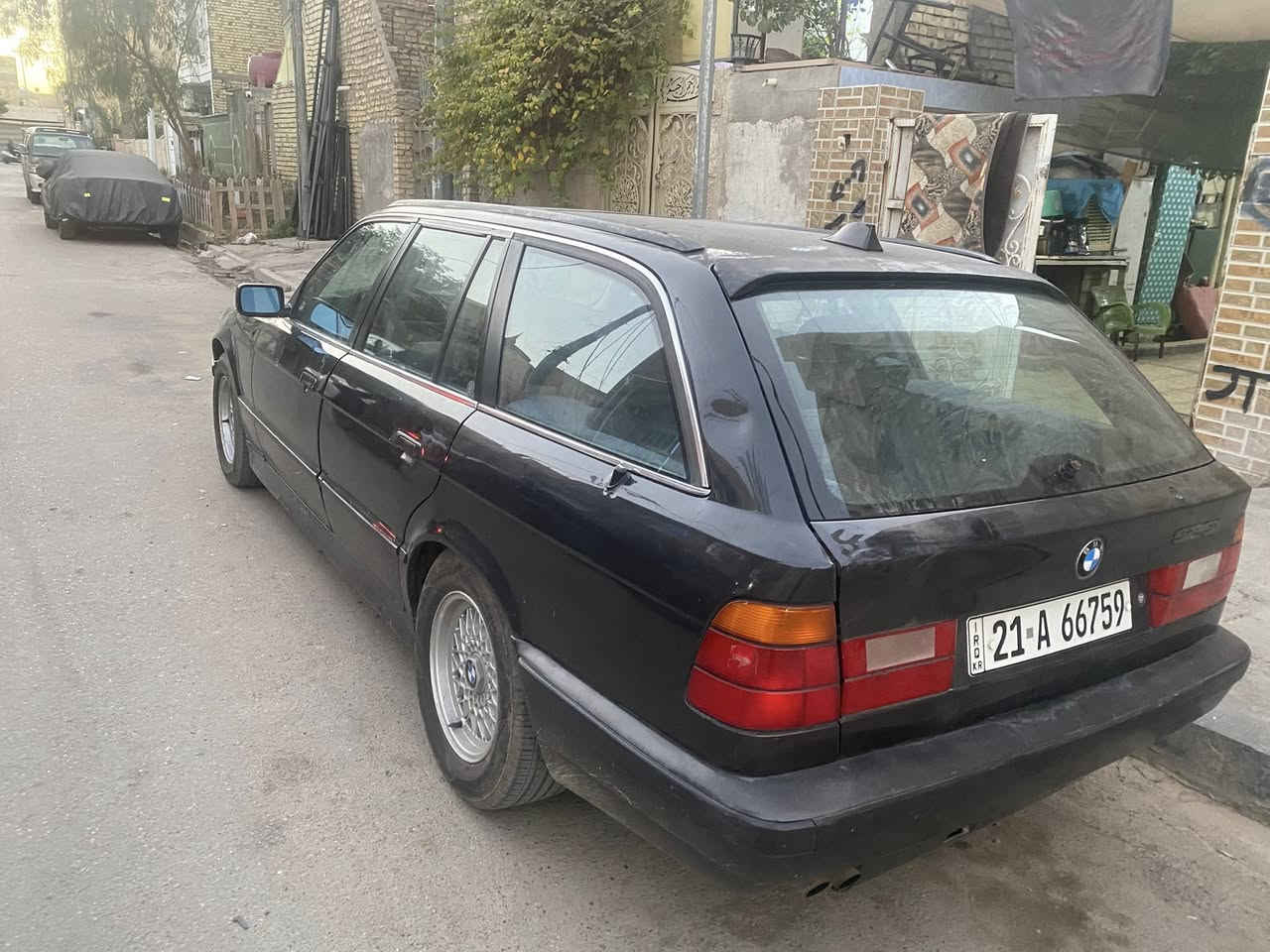 السلام عليكم 
بي ام ستيشن ٥٢٥ موديل ٩٢ بدون ضربة محرك ٦ سلندر  اصل سنويه وبليته كفالة عامة بطاين جدد دواخل جدد السياره نظيفة لون اسود ستيشن مميز  مكان بغداد الحريه والصور بالمنشور لكل السيارة تفاصيل اكثر اتصل 
 📞*********** 📞  سعر ٦٢ ورقه
واتساب ورصيد
