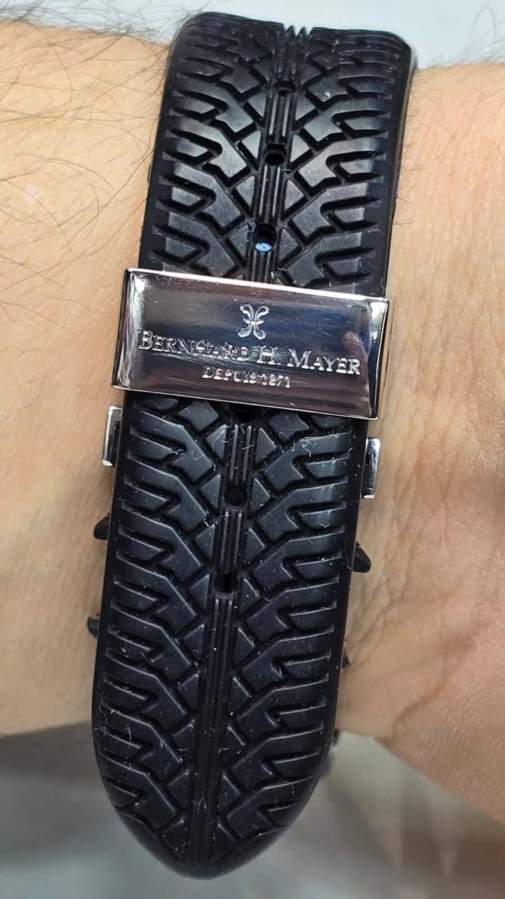 برناردإتش ماير Bernhard H.Mayer
موديل درفت سيلكون نضافه 98 بل100

قطر 44 بطاريه كوارتز ماكنه روندا 
عقارب مضيئه لامينوس
جامتها زفير مضاد للخدش مع طلاء مضاد للانعكاس

سنتر ثواني منفصل 

سعر 280 الف وبيها مجال 

عنوان نجف توصيل موجود


**إذا كنت صاحب هذا الإعلان وتريد حذفه لأي سبب، رجاءا أرسل رسالة إلى الدعم الفني**