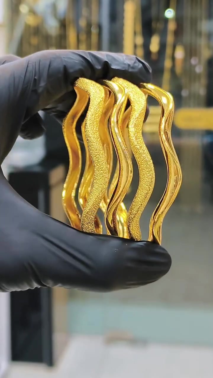 👑 كوني متميزة... كوني ملكة! 👑
استثمري في التفرد، واختاري المجوهرات التي لا يمتلكها أحد سواكِ.
بتوت نسائي قالب ذهب حقيقي✨
برازيلي اصلي ضمان طلاء ثابت 💯✨
متوفر لدى {حسين للذهب البرازيلي}
العنوان :طويريج الجمعية بداية الشارع الرئيسي مقابل صيدلية ركن الجمعية
للحجز والأستفسار واتساب ‏‪***********‬‏
متوفر توصيل لكل المحافظات 👩‍🦽
#اساور #قلائد #اكسسوارات #ذهب_برازيلي_طلاء_ثابت👑♥️ #مجوهرات
