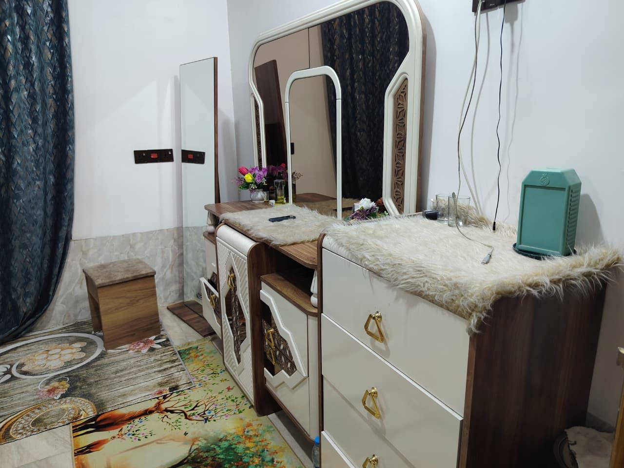 غرفة تركي للبيع
نظيفه كلش وبالواقع احله من الصور 
الي يحب خل يتصل 
***********
الواتساب مايشتغل
