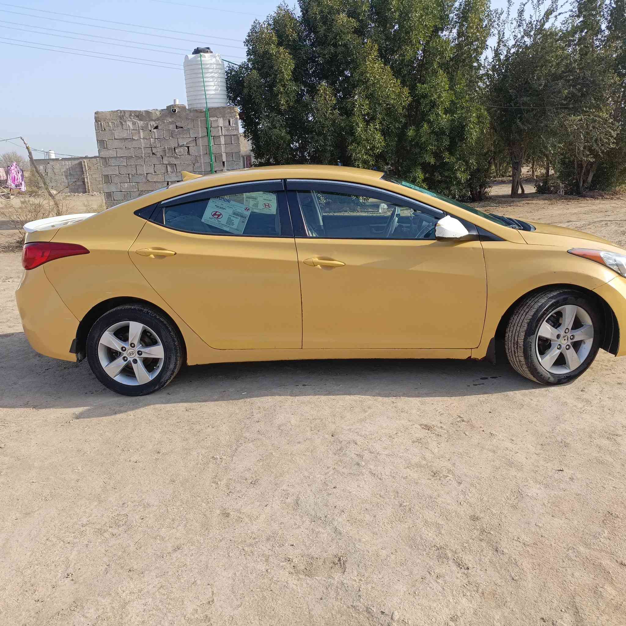 السلام عليكم سياره النترا مضلع امريكي للبيع موديل12 حجم المكينه1800حادثه جاملغ اليمين والباقي مكفول سياره جاهزه ماناقصه برغي مكينه كير جدد صدر جديد التبريد شغال ثلج متعهد بغرامات تاخذ مصفر سياره بسمي سنويه رقم بابل السعر 95وبيه مجال لشراي المكان حله نيل الرقم ***********
