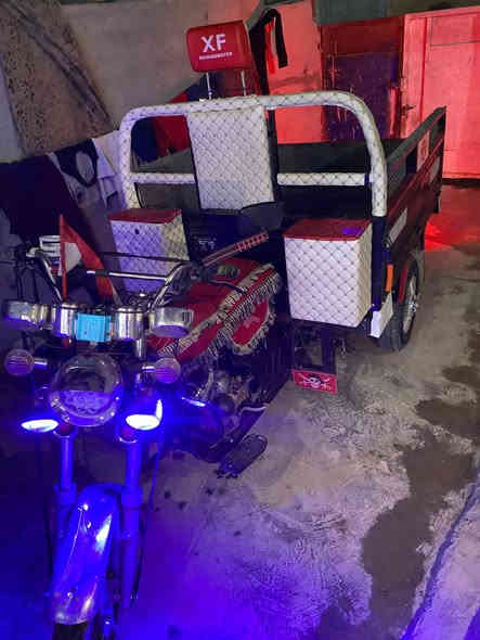 لسلام عليكم ستوته للبيع موديل 20منفيس اوراق وبليته  محرك كير بوكس اكسل كلها نضيف ركبه شاصي مكفوله من كلشي كهربيات كلها شغاله نكره سلف كلش حلوه سعره مناسب مليون و 200وبيها مجال مكاني كركوك رقم موبايل 
‭
‏‪***********‬‏
