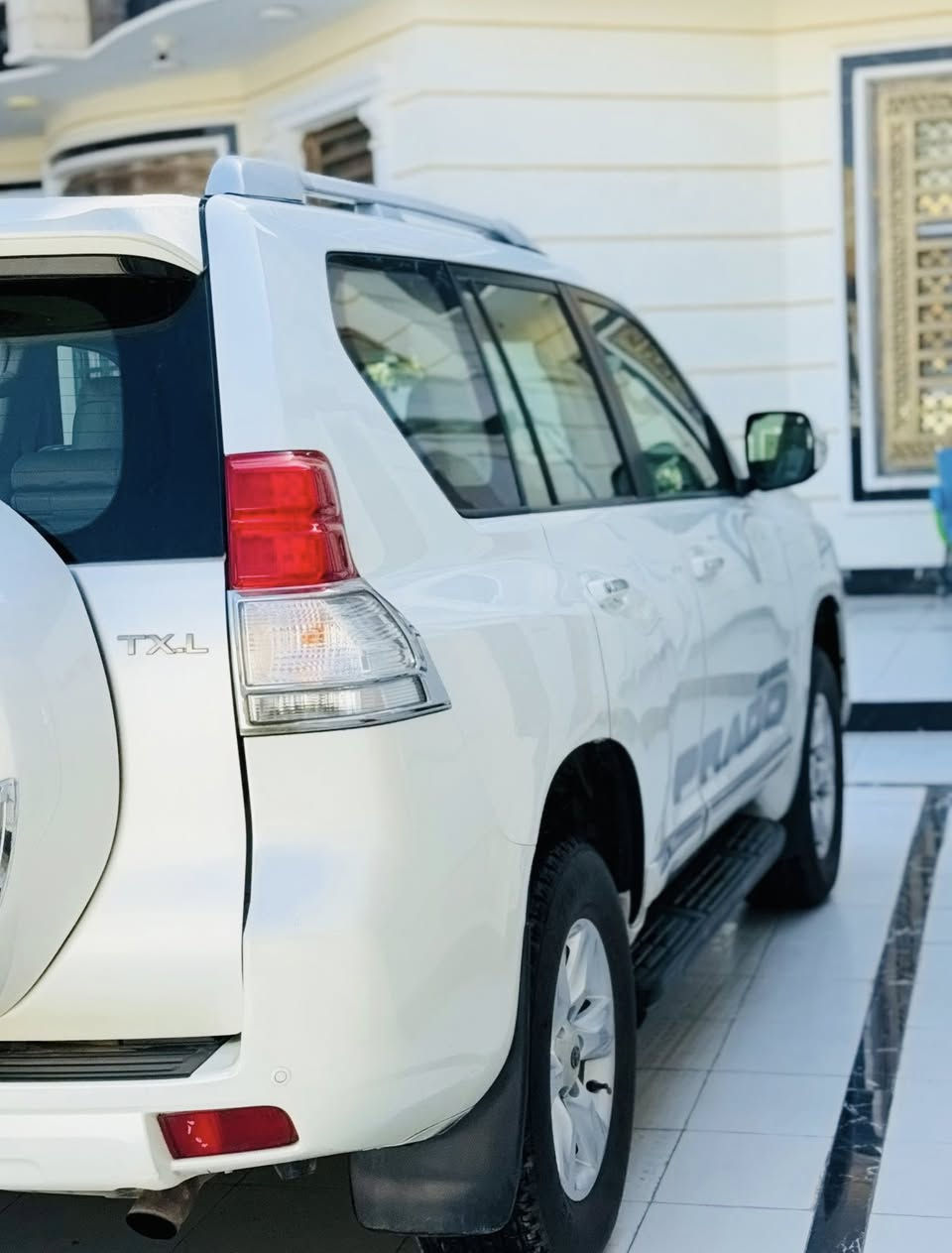 السلام عليكم
برادو 2013 مكفوله كفاله عامه 
رقم بغداد انكليزي 6سلندر فول موصفات 
سعره 295 بيه مجال 
***********/‭0787 011 6113‬
