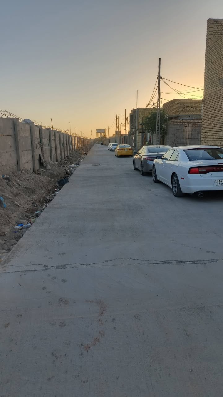 بيت لبيع ١٠٠ متر قرب مجسر السكان ***********
