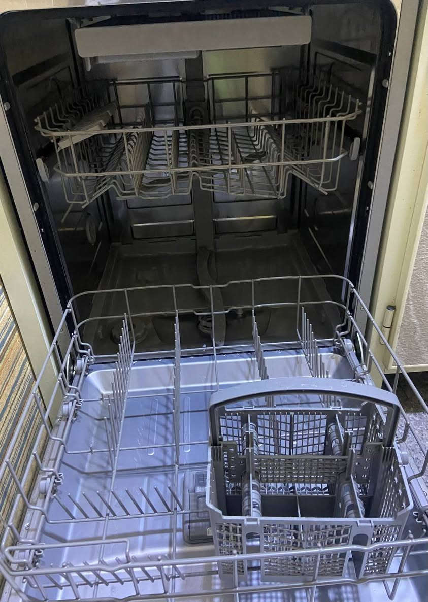 بيع غساله صحون الماركه LG الحجم  14صحن 3مرشات3سلات 7برمجات استعمال قليل  السعر 350بيها مجال بسيط العنوان بغداد المنصور


**إذا كنت صاحب هذا الإعلان وتريد حذفه لأي سبب، رجاءا أرسل رسالة إلى الدعم الفني**