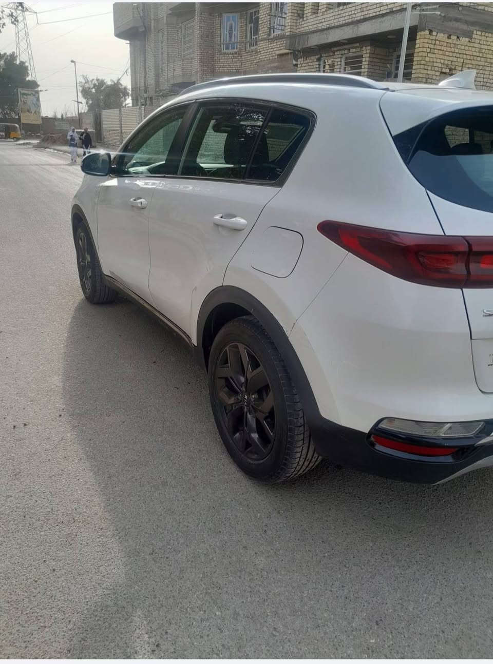 سلام عليكم سبورتج موديل 2021 سياره مكفوله كفاله عامه ماعده جاملغ الايسر مبدل اصلي بدون دواخل تبريد شغال تخم تاير حداديه رقم بغداد انكليزي بسمي العنوان بغداد رقم هاتف ***********
