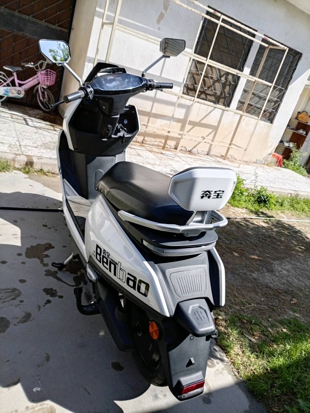 السلام عليكم دولفين للبيع موديل ٢٥ استعمال قليل كلش وصل الشراء موجود كفاله عاااامه من كلشي ٦بطاريات 6مسطره ملف٢٥٠٠ مماشيه شي قليل كلش النظافه ١٠٠٪100  سويجين بصمتين سعرها ٩٠٠وبيها مجال مكاني بغداد قرب مجلس محافظه بغداد اي استفسار ***********وتساب محمول مكلف بلنشر 