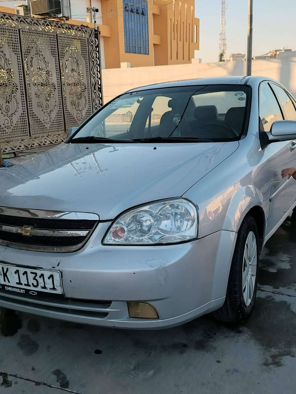 السلام عليكم 
اوبترا سلفر بيها خمس قطع رش بدون دواخل
 وبدون معجون  فقط ضربة بسيطة بالجاملغ الخلفي . 
موديل ٢٠٠٩ گير توماتيك 
رقم اربيل مسطرة باسمي
 كابون بانزين 
 السيارة جاهزة گير ومحرك شرط 
السيارة ما بيها اي نقص ،  منظومة غاز وبيها كرت 
تايرات جديد ، تبريد شغال 
مكاني الموصل 
السعر ٧٢ بيها مجال 
للاستفسار الاتصال على الرقم ***********
