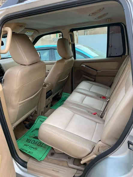 فورد اكسبلور موديل 2009 خليجي 7 راكب 3 قطع تبريد تخم تاير صبغ دعاميات فقط للجمالية سيارة جاهزه بدون نقص السعر 120 ورقة رقم الهاتف ***********
