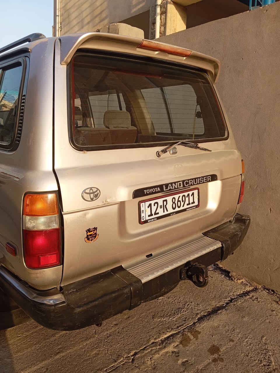 لاند كروز موديل 1992
السياره وضع شركه قطره صبغ مابيها وايرمينه كلها شغاله اخوان السياره كدامكم نضيفه من الخارج ول داخل 
السعر 75وبيها مجال السياره باسمي وشرط التحويل !!!!!!!
رقم ***********
