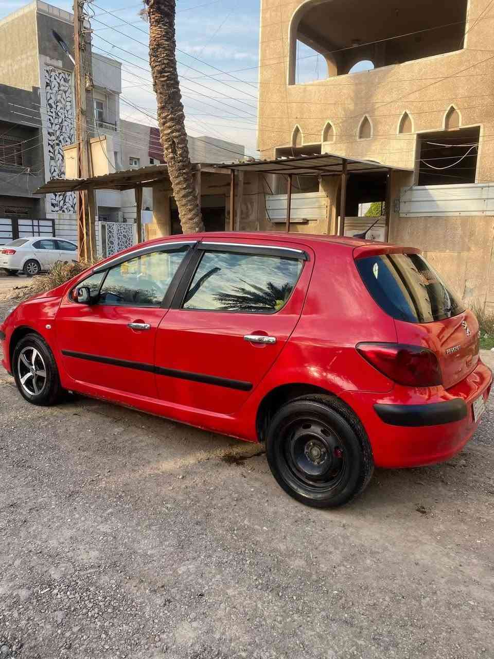 بيجو 307
السياره مصبوغه عام وكير ومكينه كورله السعر 50 وبيه مجال 
***********
