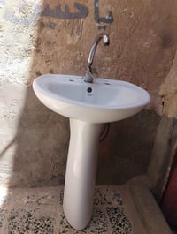 مغسلة • نظيفة • ما بيها كسر