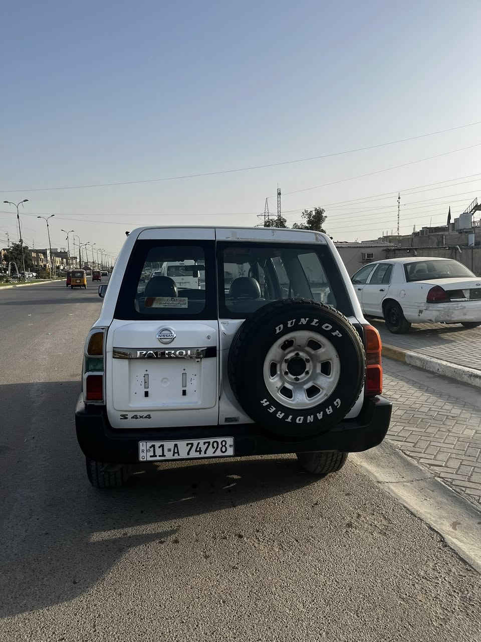 سلام عليكم ورحمة الله
نيسان باترول موديل 2010 خليجي ابيض رقم بغداد الجديد مكفوله من الصبغ والضربة عدى نواقص قليله السياره عالبلاد كلشي شغال  مكاني بغداد 

السعر 190 وبي مجال للاستفسار ***********
