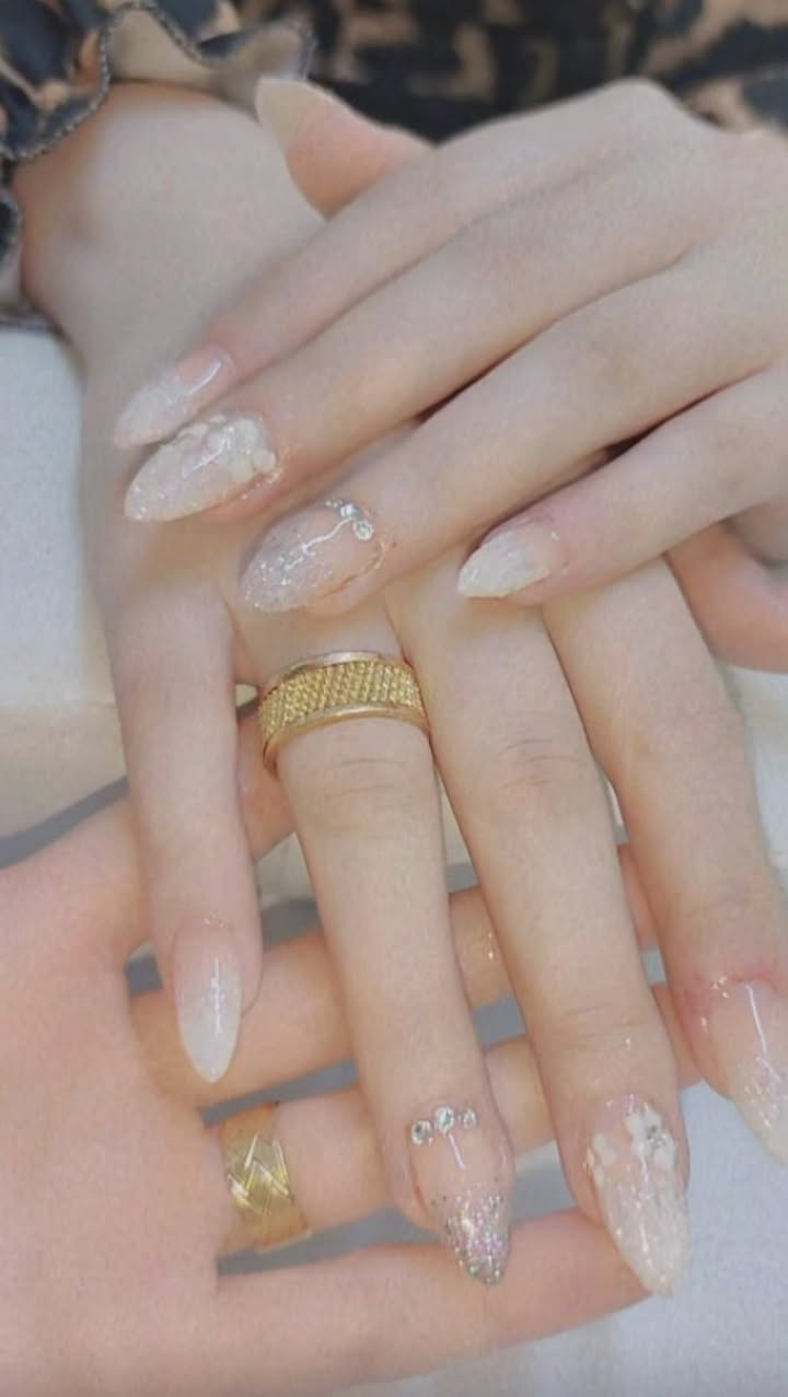 مها اكرلك  وعروض راس السنه  🥳
💄 
اكرلك جل  مع دزاين ب15 الف فقط 
اكرلك جل مع فوول دزاين 20 الف 
اكرلك فقط جل اكستنشن ساده ب15 الف 
فقط جلش 10 آلاف 
اكرلك قدم ب10 آلاف مع دزاين 
جلش قدم مع دزاين ب7 آلاف فقط 
تنضيف قدم بالأملاح والنقوع والمعطرات والكريمات فقط ب10 آلاف مع برد الاضافر هديه 
تنضيف ايد وقدم (بدكير )7 آلاف فقط 
طبقه حمايه لاضفر الايد فقط 5 الاف 
أزاله  اكرلك يد وقدم  10 الاف فقط 😍
(تركيب أضافر عاديه لصق مع صبغ أضافر عادي فقط 4 الاف دينار) 🥰
طبقه حمايه لاضفر القدم فقط 5 الاف 
❤️عروض مستمره فقط من 12/5 لغايه بعد راس السنه ❤️🥳
للحجز مراسله صفحه ماسنجر( مها اكرلك بيوتي )
او واتساب على رقم ***********
