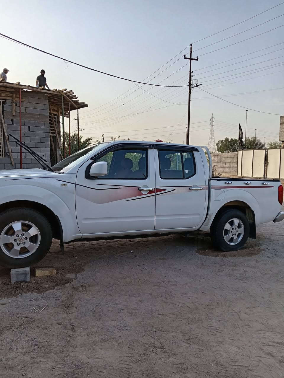 السلام عليكم سياره نيفارا للبيع او للمراوس فقط بنكو السيارة بيه ظربه بل مدكر الامامي وراجع بارد والمكينه تنقيص والباقي شوف العين بسمي رقمها ذي قار مشروع وطني سعرها ١٢٢ وبيه مجال العنوان البصره ٥ ميل قرب ساحه الصلاه ***********
