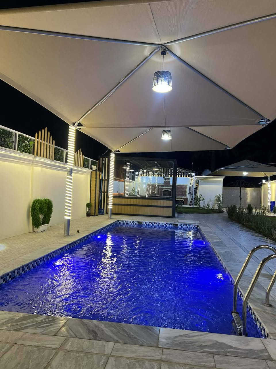 بسم الله ماشاء الله 
#مزرعه_للبيع المساحه 500متر واجهيه 12ونص متر
 تحتوي المزرعه  على[حديقه  -  مسبح كبير --بيت كبير] ✨️
يحتوي 🏠البيت ع [صاله كبيره - مطبخ -غرف نوم  2-مجمع صحيات خارجي ] البيت شغل درجة اولى مع الخدمات 
⬅️نوع العقار  طابو زراعي سند 25 اقرار محكمه 
⬅️العنوان #بغداد_الدوره_البوعيثه 
     شارع الزهور 
🔶️لسعر جدآ مناسب 
🔷️للاستفسار اكثر خاص او الاتصال ع  الرقم التالي
☎️***********
☎️***********
