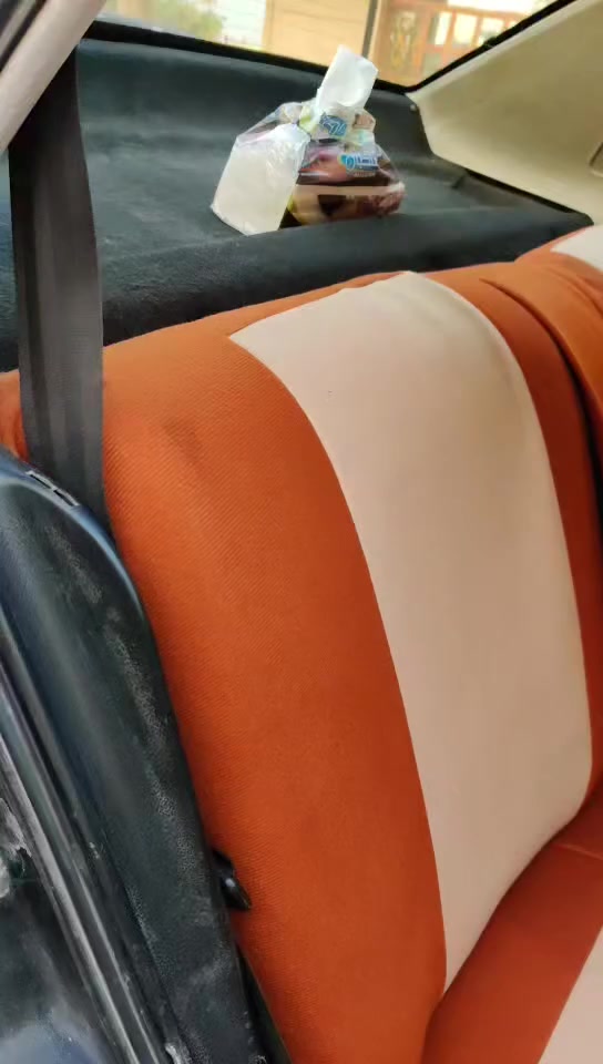 السلام عليكم  فينتو موديل 92 محرك 2000 رقم انكليزي سنوية لل 31 بسمي هزة جديدة
السيارة خير من الله تخم تايرات جديدة صدر جديد كهربائيات كلها شغالة مصدات جدد شاشة كار بلي كاميرا خلفية السيارة كامله من كلشي نقصها بس تبريد السيارة رايدها ب 40 وبيها مجال مكاني البياع او ابو غريب الرقم ***********
