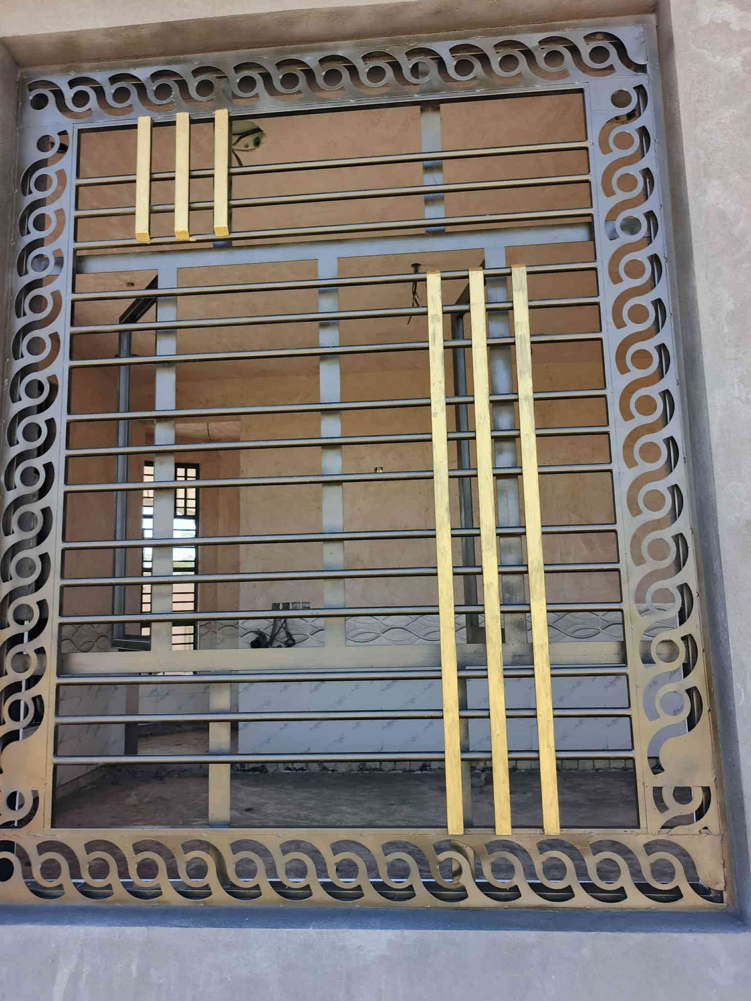 شاب مسيباوي يشتغل صبغ البيوت والمحلات وكافة انواع الشبابيك والابواب وباسعار مناسبه وهءا رقمه ***********
