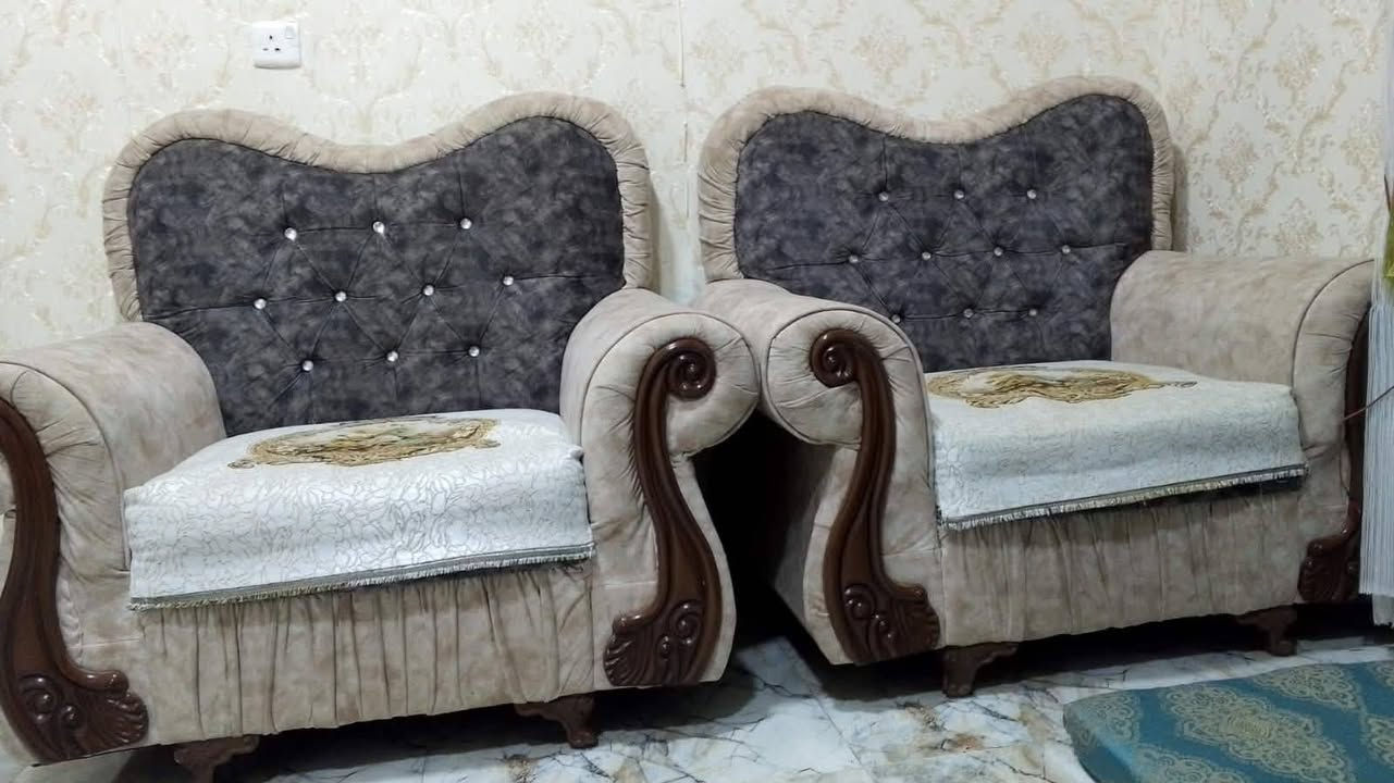 تخم حطاطة 8مقاعد نضيف جدآ السعر 350 العنوان حي الاندلس
***********
