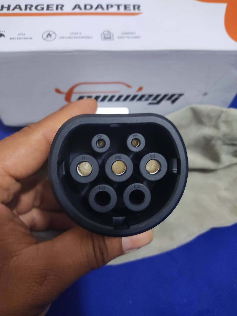 ادبتر تحويله شحن سيارات كهربائيه للبيع السعر ٣٥ الف توصيل متوفر


**إذا كنت صاحب هذا الإعلان وتريد حذفه لأي سبب، رجاءا أرسل رسالة إلى الدعم الفني**