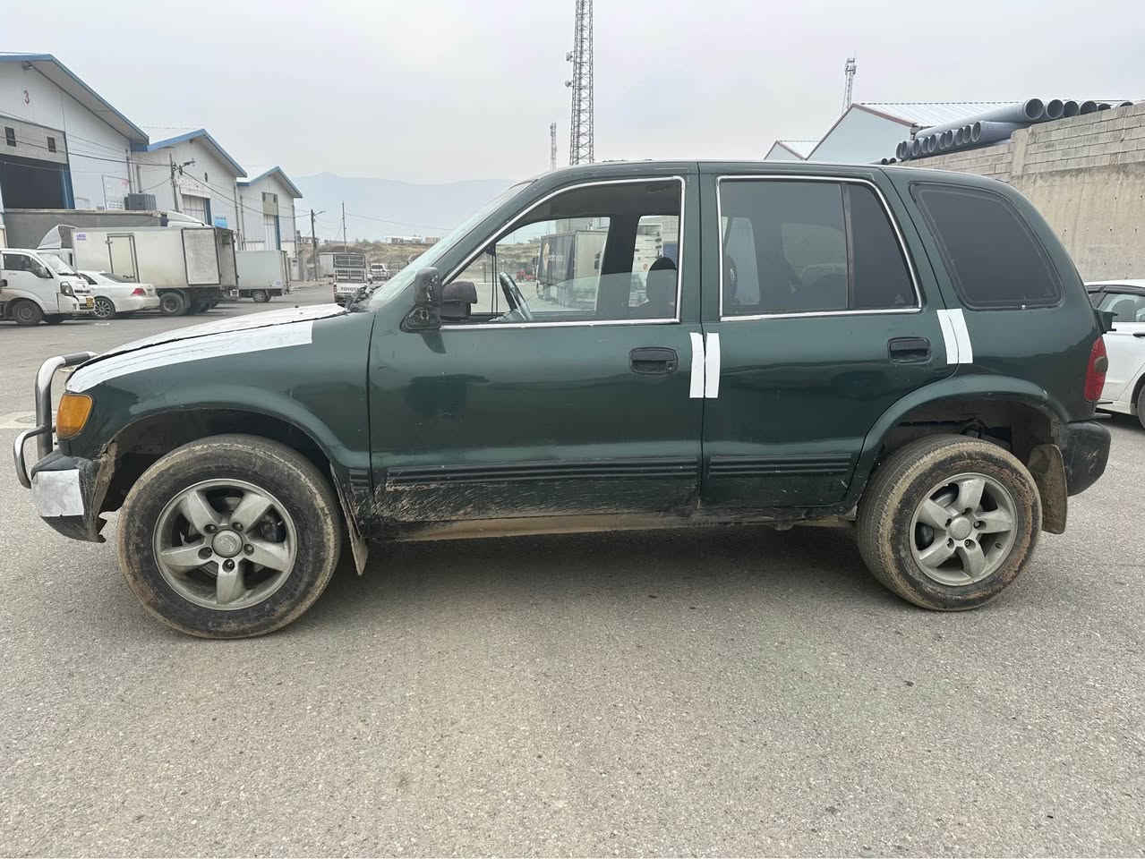 ***********علوج علوج
كييا سپؤرت تاج مؤديل1996
علوج مالي مه ده ني به شه رت
گيرو مه كينه. به شه رت
ده بل ئه كسل قورسو سوك
مه كينه ي. تؤزي سه وتي. ياتاقي تيايه
مه كينه ي 8كابليته ره
جوار جام كاره باي 
هيج ته قه و ره قه ي نييه به شه رت
 كامل كاره باي و فلجه و لايتو زينون فولو هه مووي ئيش كات تاقم تايه تازه يه
سيعري 13 گه لاو. معامه لي. برايانه گؤرينه وه ش. ئه كه م له سه ر دل گرتن له سليمانيم*********** السليمانية, العراق
