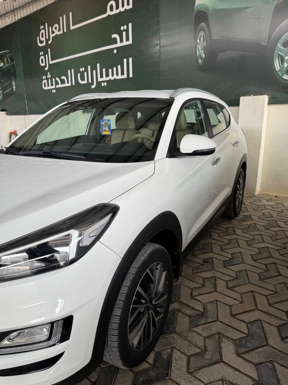 توكسان الكاصد موديل 20فول بدون بنرما رقم بغداد باسمي ماشيه 52 الف موجودة بلنجف *********** وتساب
