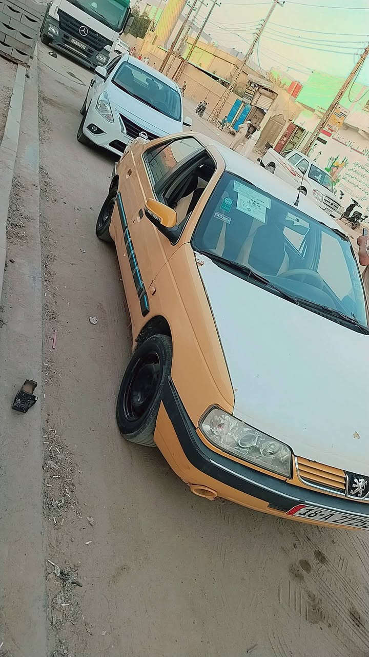 بيجو 405 موديل 2012 سياره خير من الله حلوه سياره تبريد عوزه كمبريسر سعره ٢٥ وبيه مجال رقمه نجف انكليزي جديد رعيه بلنجف يريد تحويل مكان سياره البصره الزبير رقم ***********

