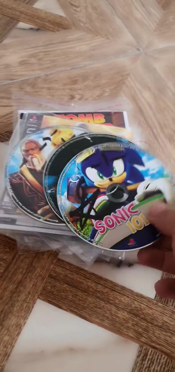 35 قرص ps1  نظيفات تقريبا  جم قرص بيها شخط بسيط طبع سوري قديم 
السعر ٣٥ مع التوصيل


**إذا كنت صاحب هذا الإعلان وتريد حذفه لأي سبب، رجاءا أرسل رسالة إلى الدعم الفني**