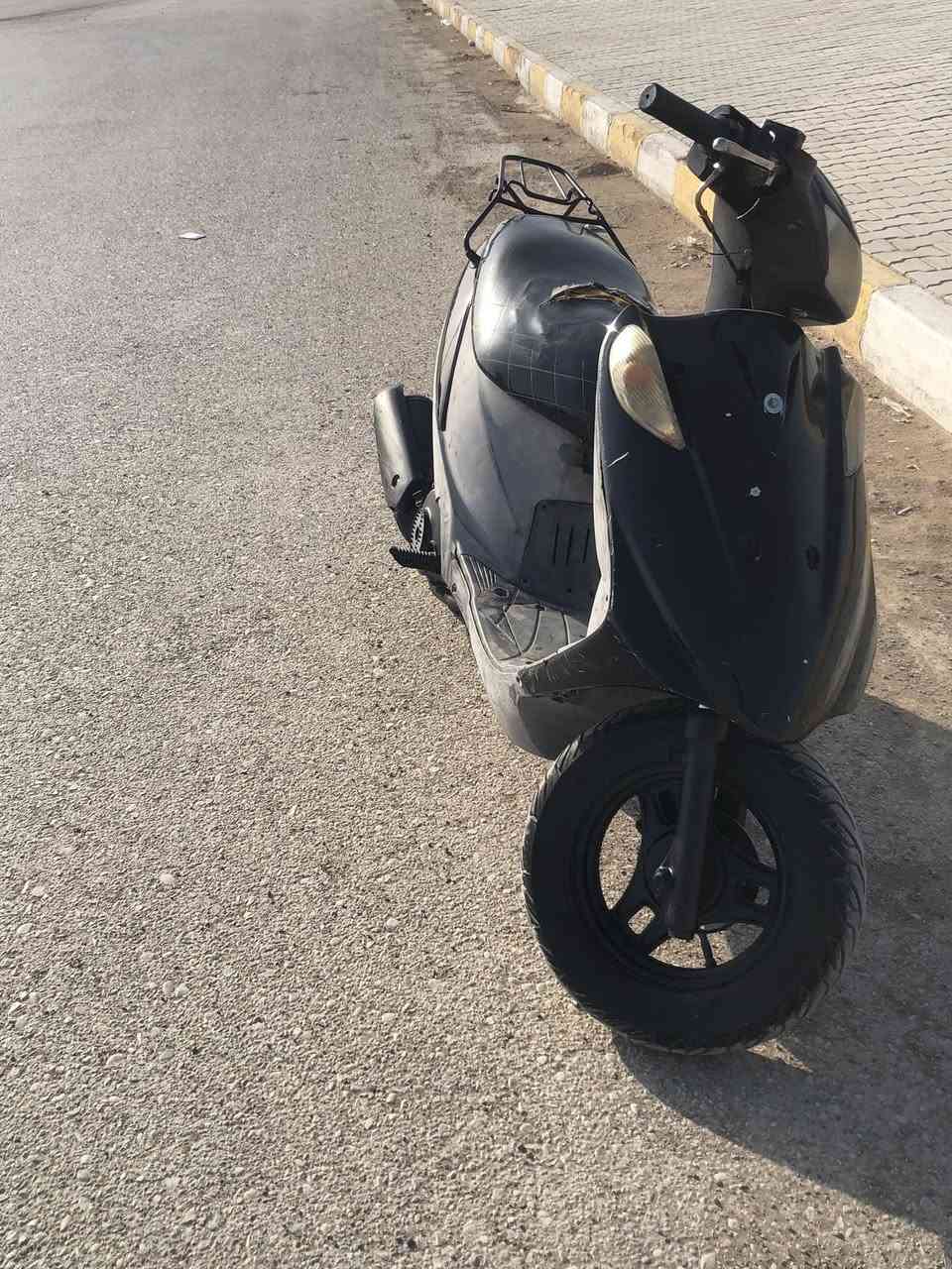 ادرس ياباني قديم مفتوح مره وحده كابريتر  سلف هندر كله شغال مابيه اي نقص الدراجه خير من الله متوكفك بشارع كامله مابيه اي نقص السعر 300 وبيه مجال متواجد على خاص. او اتصال على رقم ***********
