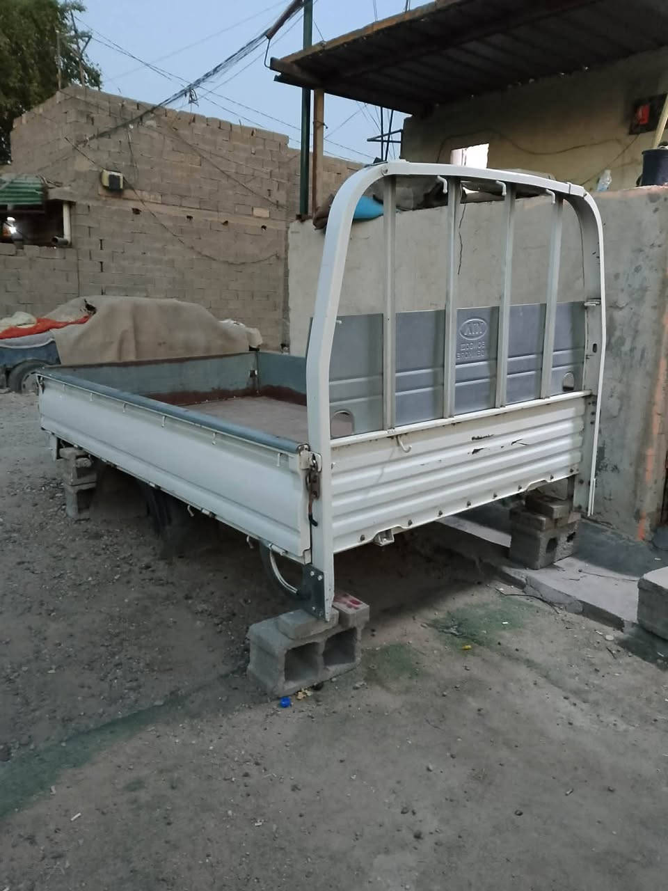 بدي كيا حمل بنكو 2700  سبعة جنكال السعر 750 ألف مكاني بغداد اني مكلف بالنشر اتصل ع الرقم ***********
