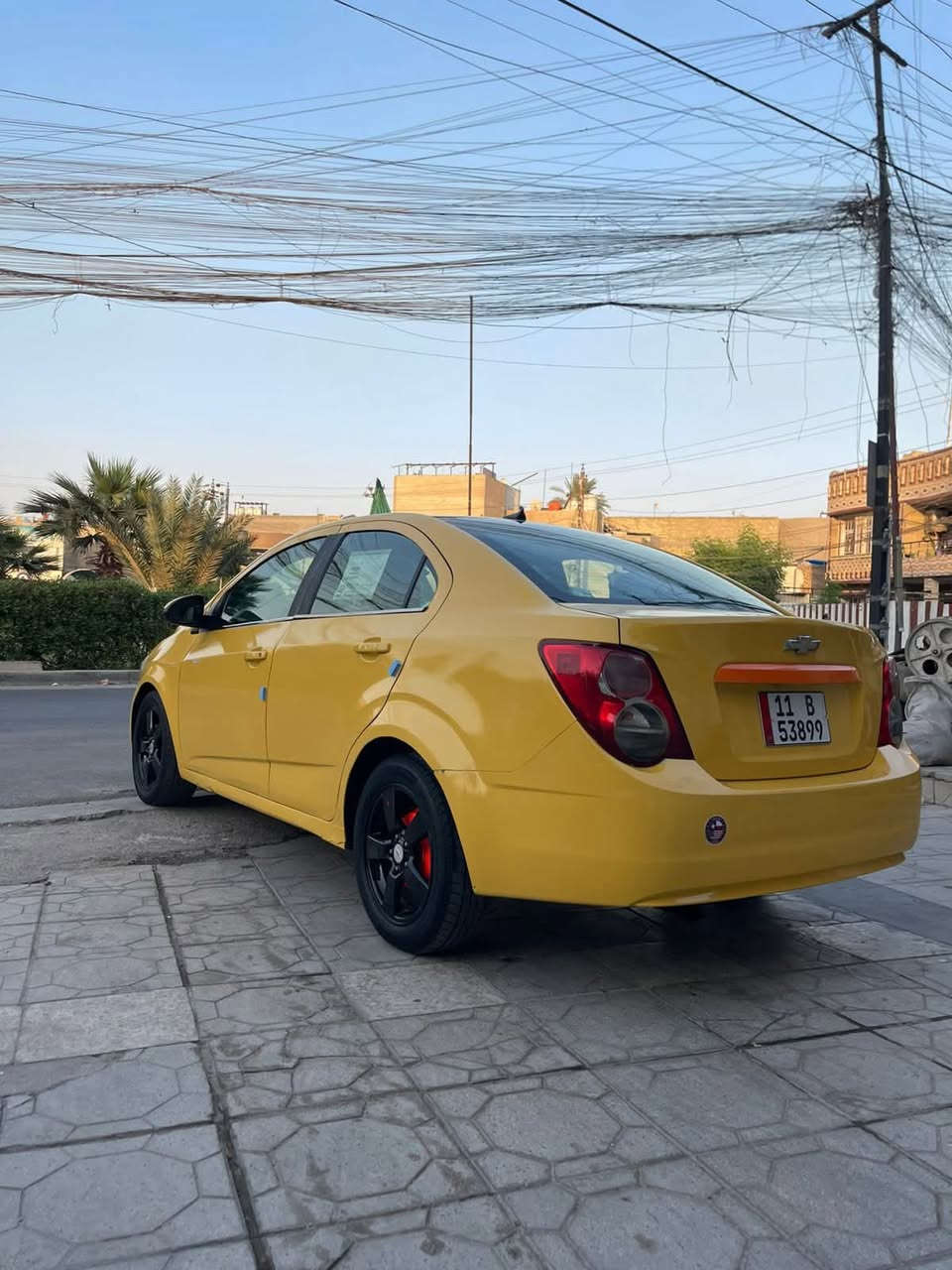 سلام عليكم سونك موديل 2014 مصفره هيئه وغرامات تحولي ثاني يوم السياره جديده كيره ومكينه كفاله حادث جاملغ امامي الايمن بدون ايرباك السياره بأسمي السعر 60 وبيها مجال العنوان بغداد رقم الهاتف ***********
