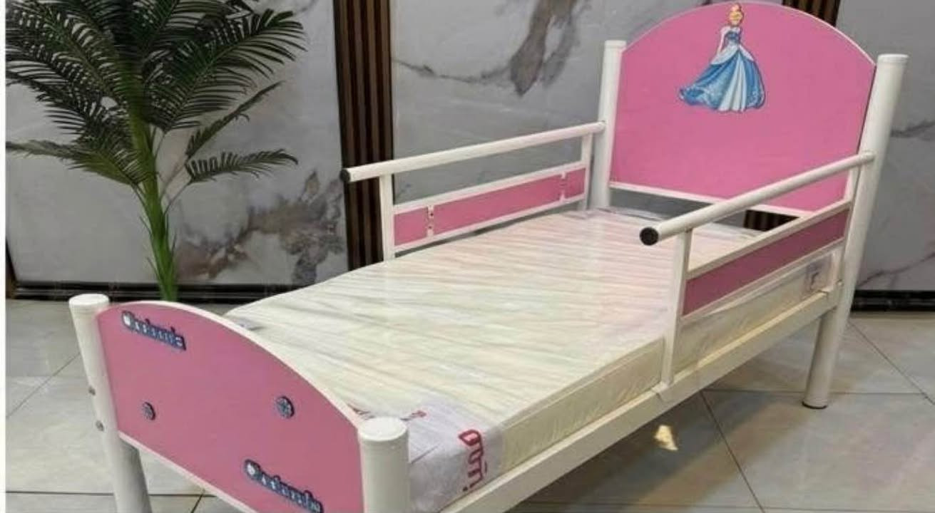 سرير اطفال اصلي درجه اولى

صناعة ايراني هيكل ومتين وقوي تصميم حلو مريح 

للنوم تصميم انيق و مميز ويناسب للغرف 

صناعة درجة اولى 

السعر90الف  فقط 

التوصيل مجاني داخل كربلاء فقط 

مراسله على الواتساب او على الماسنجر الرقم  *********** المدينة, البصرة
