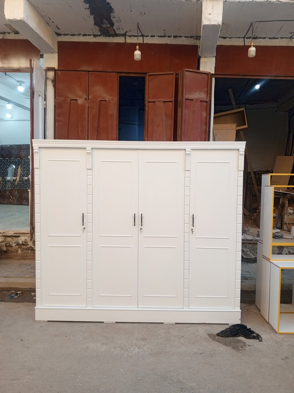 سلام عليكم اخوان كناتير اربع ابواب حسب طلب الزبون وا ميز توالت 
شغل درجه اولى صبغ حراري اتمنى ينال اعجابكم 
***********
