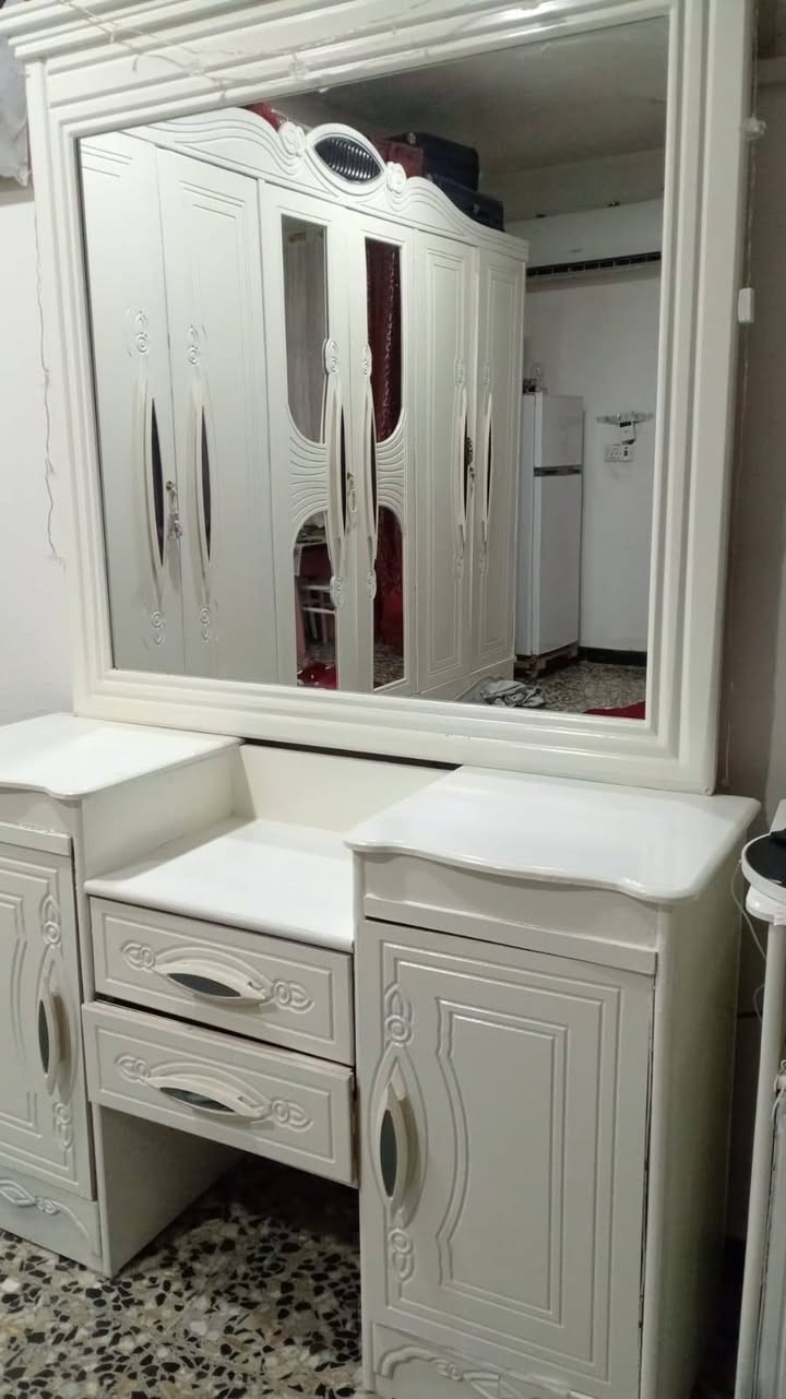 غرفه نوم  جديده  بيضه  خشب نظافتها ١٠٠% متكونه من كنتور 6 باب وزاويه وكومدي وميز مرايا وجربايه ملحقاتها رايدتها ٨٥٠ قفل العنوان بغداد حي قاهره


**إذا كنت صاحب هذا الإعلان وتريد حذفه لأي سبب، رجاءا أرسل رسالة إلى الدعم الفني**
