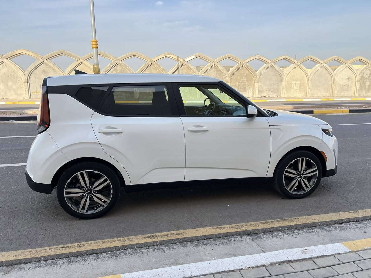 كيا صول موديل 2025
زيرو ماشية 500 ميل فقط بعدها بوضع الشركة
كفالة من الصبغ والتبديل ليبل واحد السيارة بس بارد بالجاملغ مال السايق صور الحادث بالمنشور
بدون رقم منفيس باسمي مكاني كربلاء 
محرك 2000 دوش
شاشة جبيرة وApple Car Play 
كامرة خلفية 
رادار امامي وتحديد مسار 
قيادة ذاتية 
وضعيات قيادة DRIVE MODE
تحكم ستيرن و أوامر صوتية 
كروس سرعة 
اطفاء وتشغيل ذاتي 
دشبول ديجتال 
ويل كب كروم حجم 18 
السعر 159 ورقة وبيها مجال بسيط 
مكاني كربلاء الانتفاضة الاولى 
للاستفسار ***********
