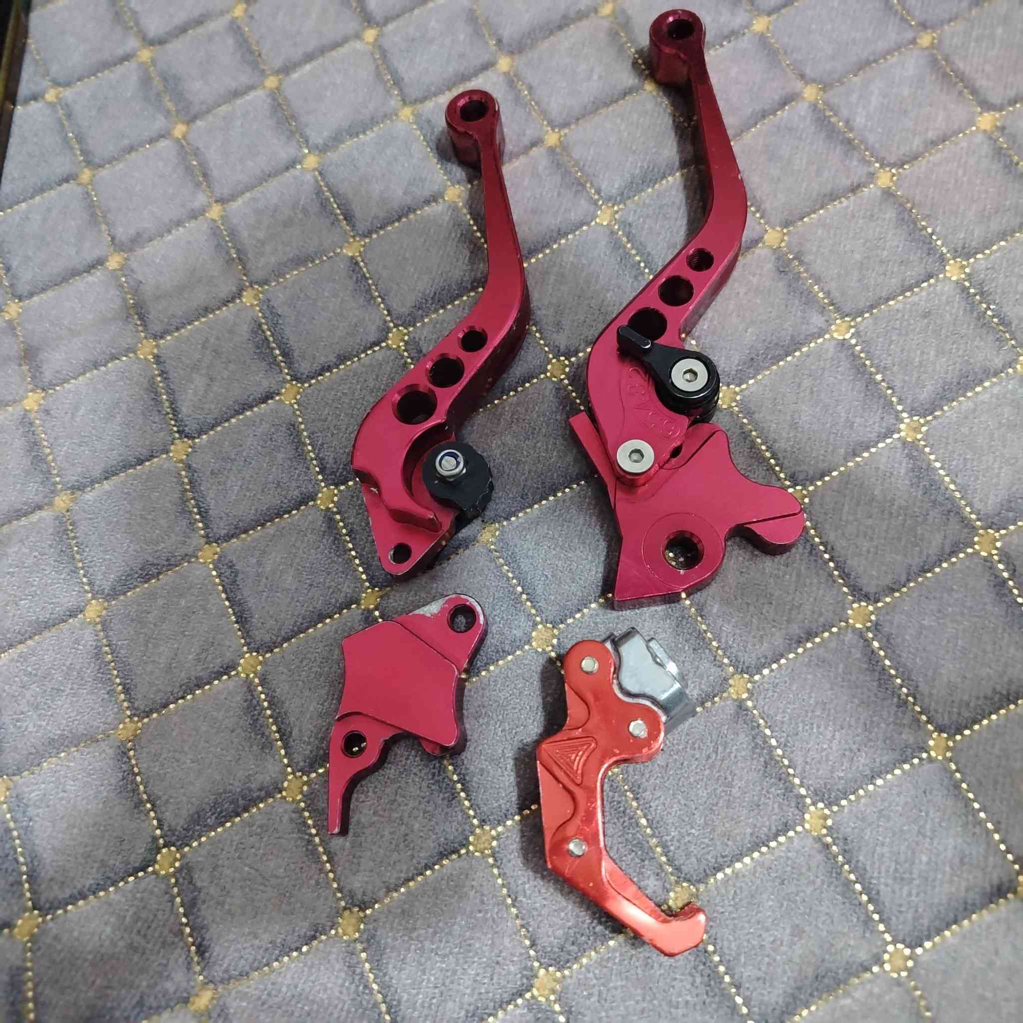 سلام عليكم يدات كوسو رياضي على  اي دراجه ترهم لسعر ب 15 الف بيها مجال رقم الجوال *********** مكان بغداد
