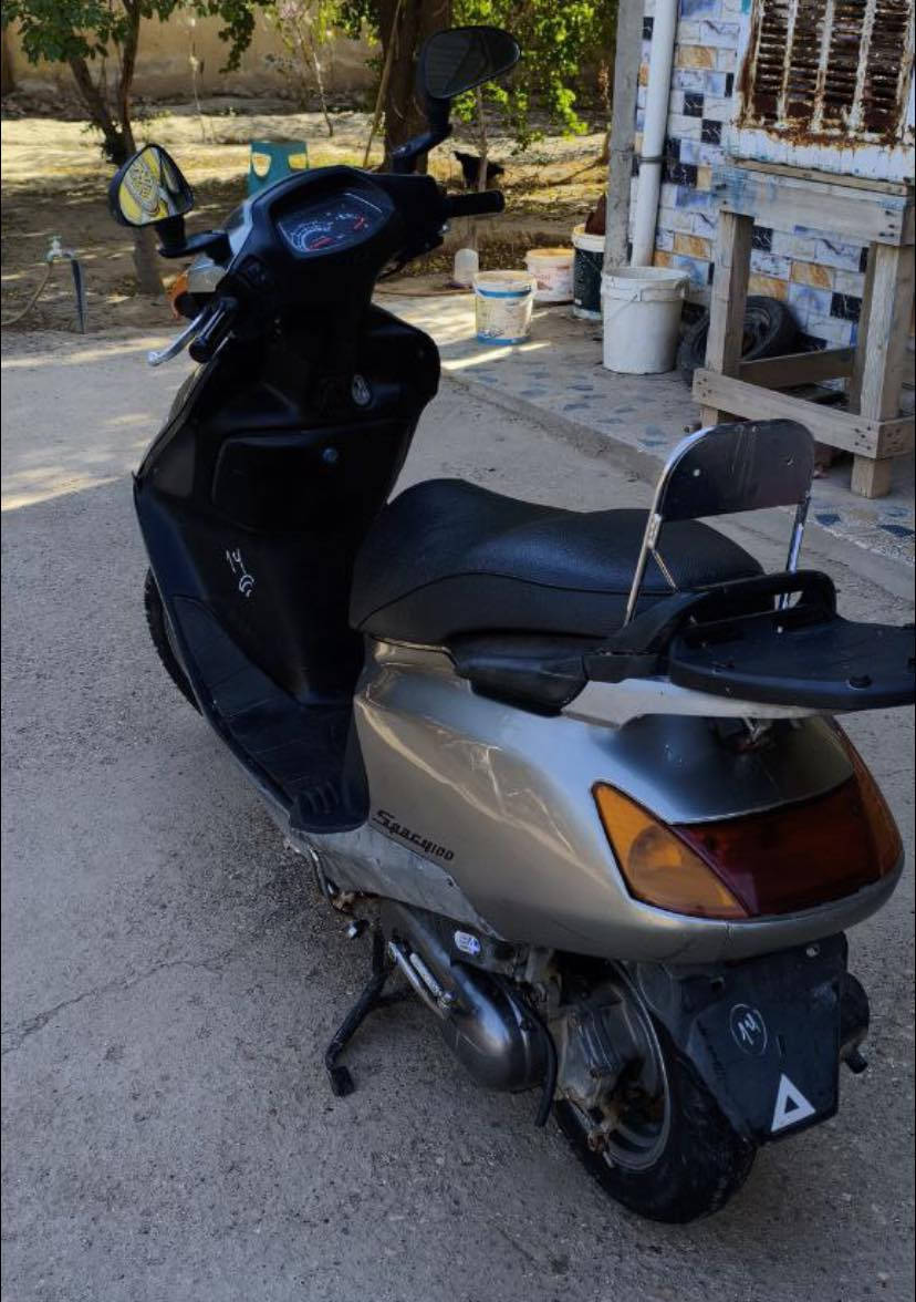 سلام عليكم
دراجة سبيسي ياباني نظيفة كهربائيات شغالة هندر سلف اشاير شلعة ومعدل يخبل ومكينة خير من الله 
مجفتة مرة وحدة
 
رقم :*********** بي واتساب 
السعر خاص
