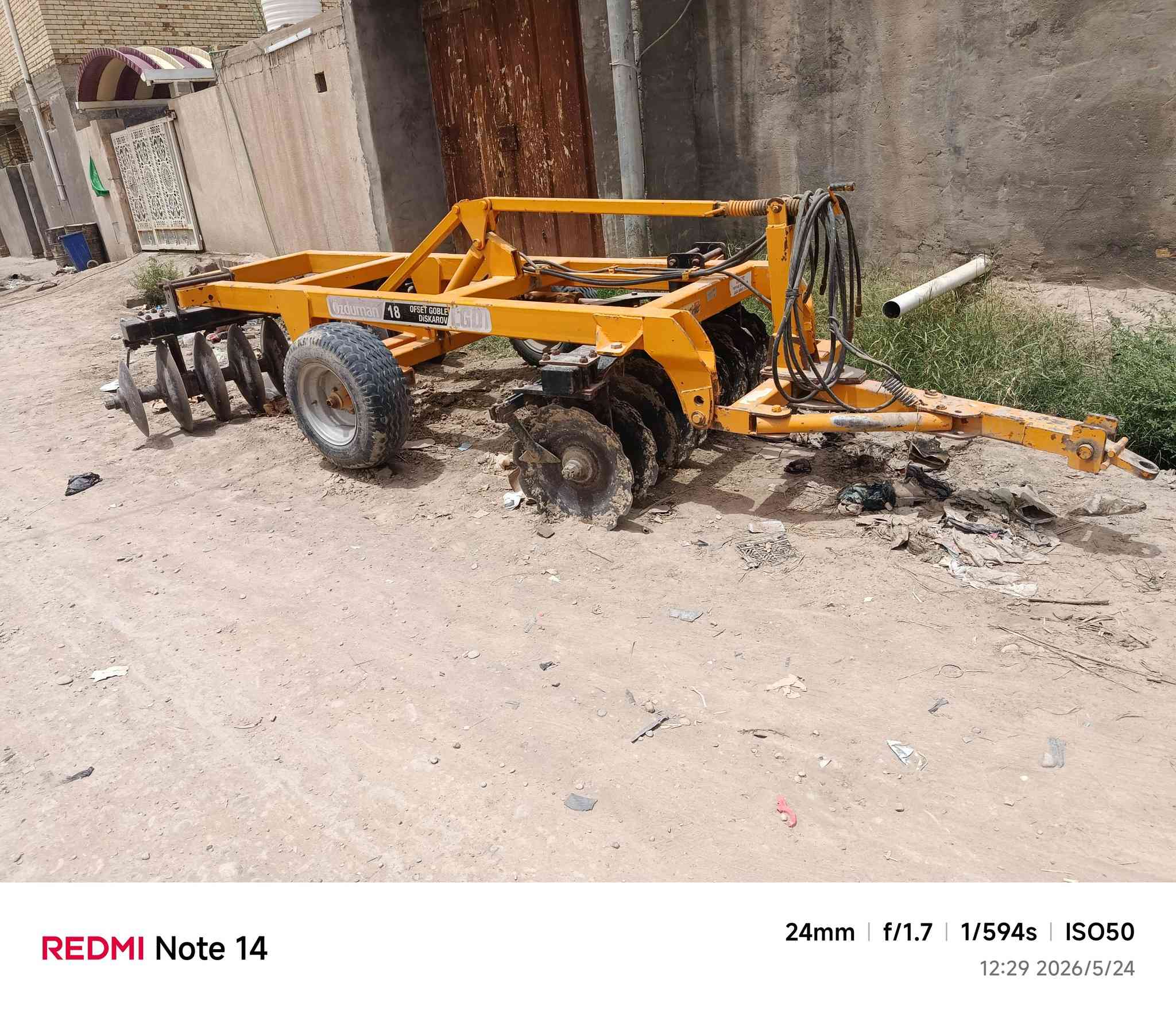 معدات للبيع دست حجم 18وفدان حجم11رباعي وخرماشه وباذره مكان ذي قار الفجر ***********
