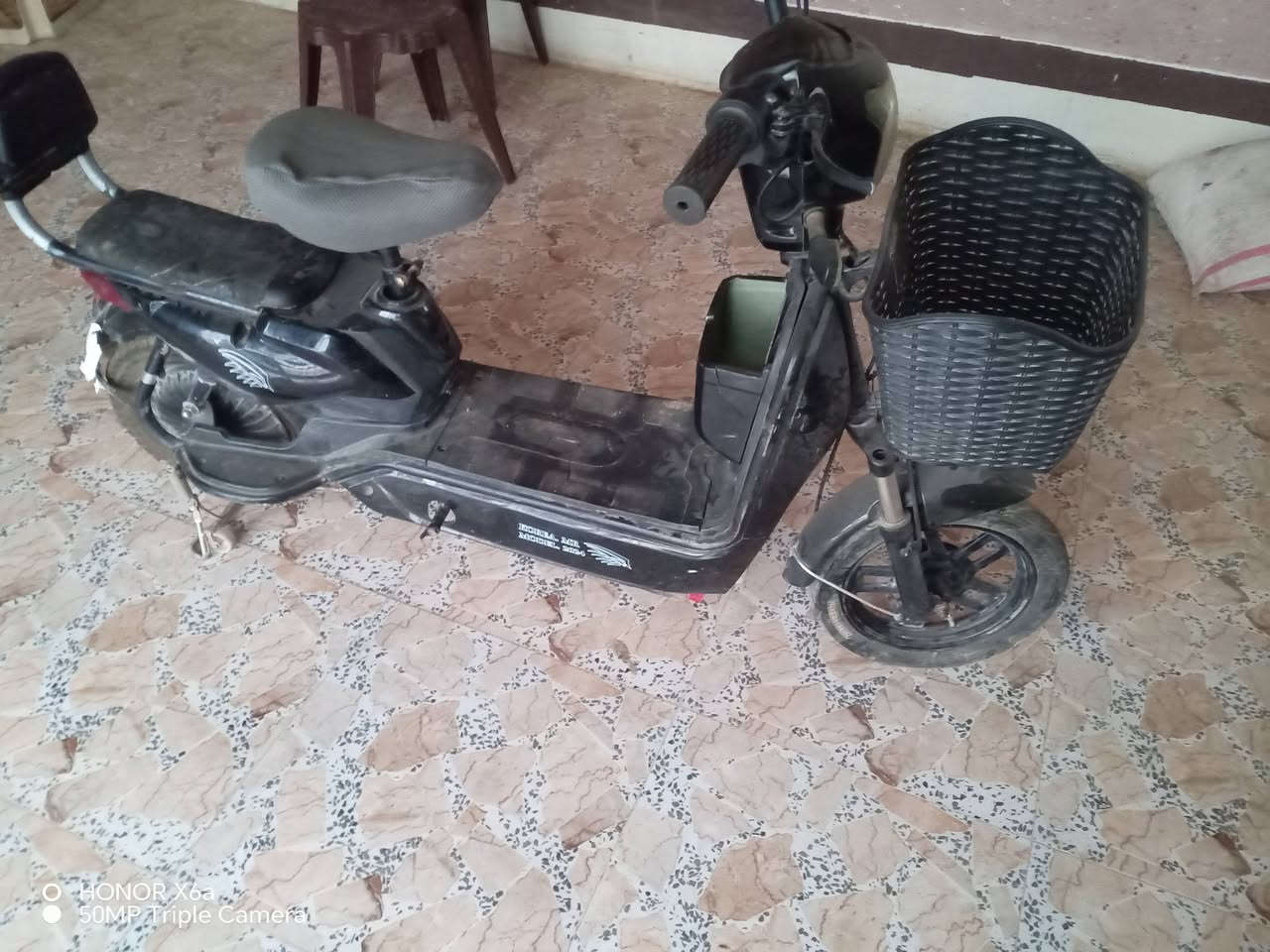 سلام عليكم دراجات شحن 2البيع قيمهن وخذهن وحده شغاله كامله وحده عطلها بصيط بس يده مال سكليتر ***********مكان ديالى بهرز ابو خميس تصل
