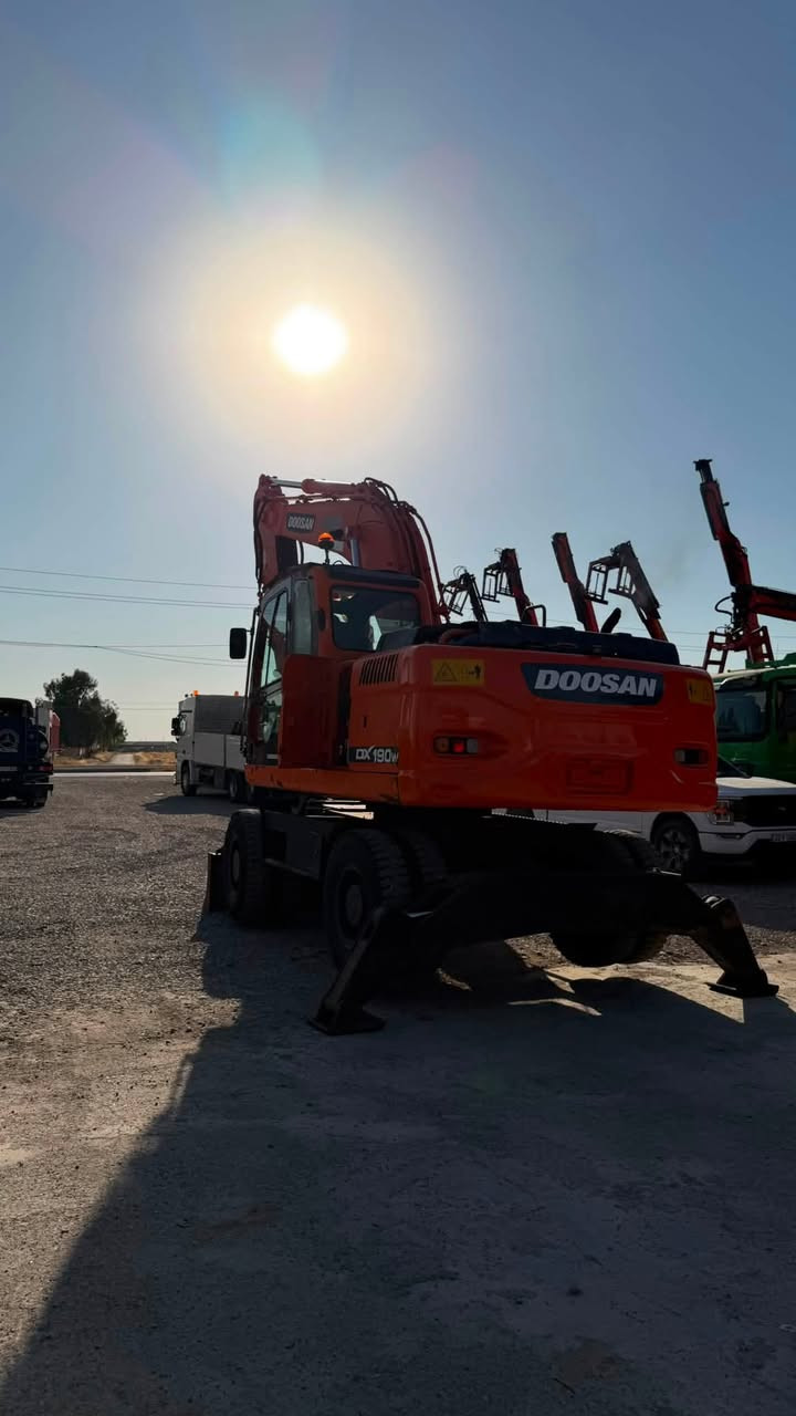 معرض محمد علي
Doosan dx 190-2010
رقم أربيل 

         ☎️📱    ***********
         ☎️📱    ***********
    ساعات:  ٩:٠٠صباحاً   -  ٧:٠٠مساء⏰
    بيع وشراء جميع الاليات الثقيله  كرينات✅
           عنوان أربيل.  / طريق كركوك ✅📍Muhamad Ali
