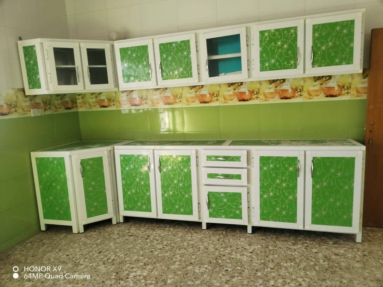 كاونتر تسكام للبيع لغرض التفريغ الطول 4 أمتار تقريبا السعر 350 وبي مجال مكانه حله ***********
