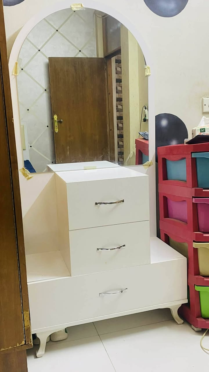 غرفة نوم تركية لون ابيض نظيفة 5قطع مع دوشك للبيع ب300


**إذا كنت صاحب هذا الإعلان وتريد حذفه لأي سبب، رجاءا أرسل رسالة إلى الدعم الفني**