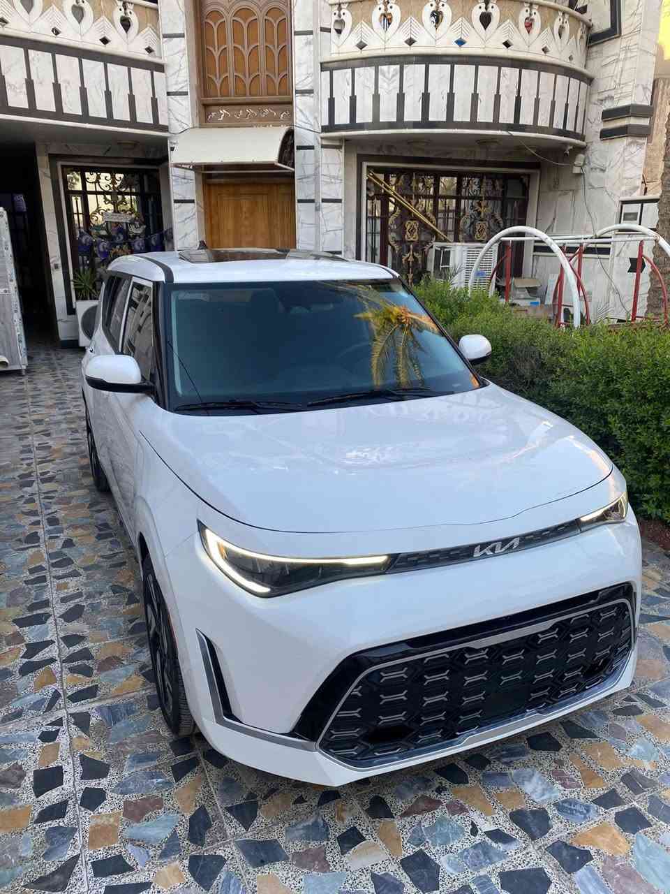 السلام عليكم للبيع فقط
كيا صول موديل 2025 دخول جديد بدون رقم منفيس بسمي المواصفات فول واحد على واحد اعلئه فئه بل صول فتحه بصمه جلد مكينه 2000 دوش ماشيه 16 الف بدون ايرباك  بيها طخطات على كدهم تصليح وصبغ 
صور الحادث ورقم شاصي بل منشور السعر 144$ورقه مجال حك الجيه مكاني بغداد جديده 
الاتصال 

 ‭***********‬

