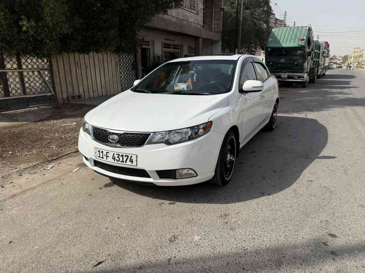 سلام عليكم سيراتو للبيع موديل 2012 فول مواصفات واحد علا واحد ماشية 158كيرمكية جديد صدر امامي خلفي جديد تخم تاير جديد مدوشمة ارظية وكشنات السيارة مصبوغة حزام الجاملغ الخلفي مبدل السعر 92 وبيهة مجال مكاني بغداد الراشدية ***********
