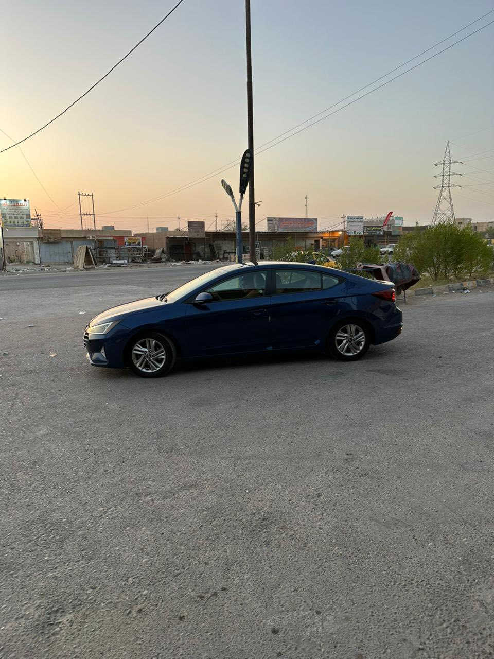 سلام عليكم اخوان عندي النترا ٢٠١٩ اربيل وبأسمي نص فول حادثهة مثل ما موضح بالصور وعندي صارت بيهة ضربة بالباب العكس ااسايق الخلفي شوية منهة وشوية من جاملغ وعندي صور الحادث ومصلحة تصليح درجة اولى ورايدهة مراوس بماليبو ٢٠٢١ LT وفوك وهذا رقمي متوفر بيه واتساب ***********
