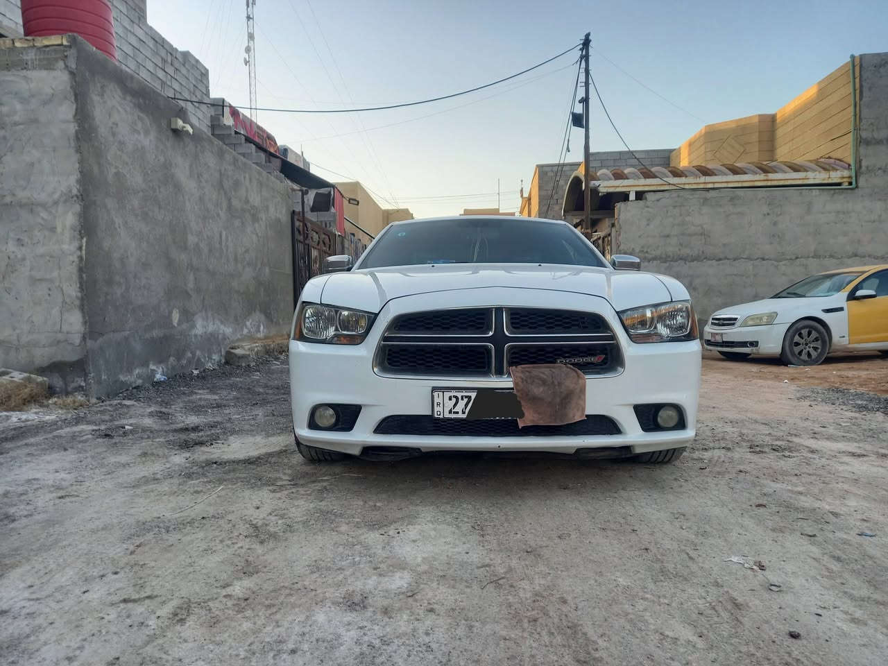 السلام عليكم
جارجر 2014اصل 
وارد امريكي حادث جاملغ بنيد 
رقم ذي قار الانكليزي 
مشط جديد حداديه جديده وره الكدام مكينه والكير مكفوله 
السياره استعمال شخصي ما مشتغله خط ماشيه 208الف كيلو وقابل للزياده ويل كب خليجي تدفئه تبريد شغال 
سعرها 145وبيها مجال قليل 
العنوان البصره شط العرب الجزيره 
***********واتساب ملاحضه بيع فقط
