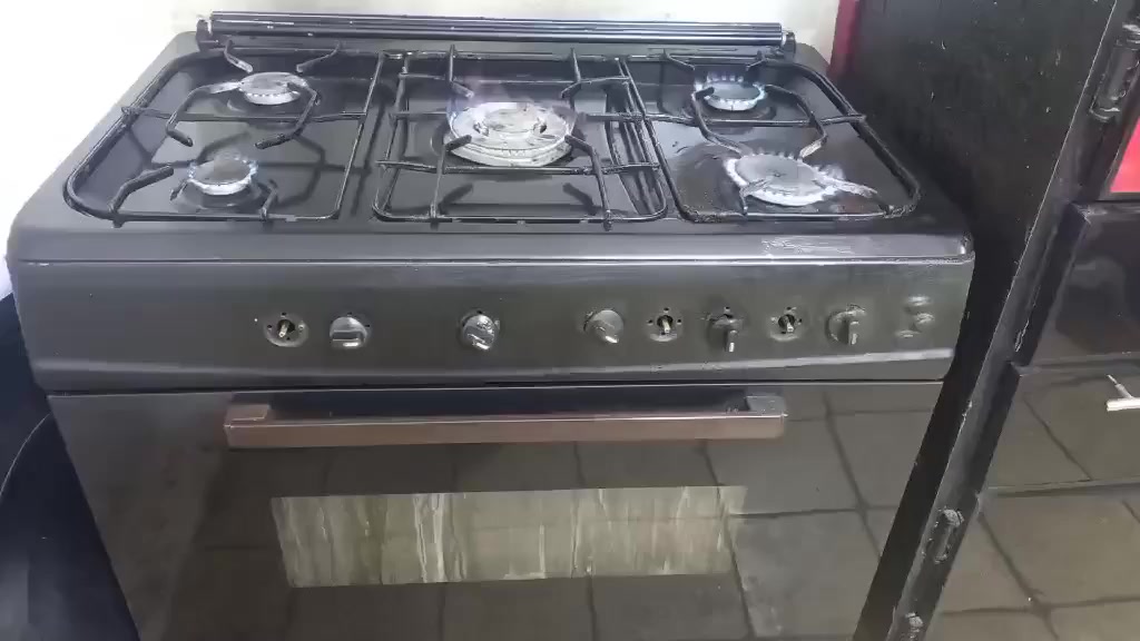 طباخ مصري ٥ عيون شغال كلة
١٠٠ قفل
***********
بغداد
