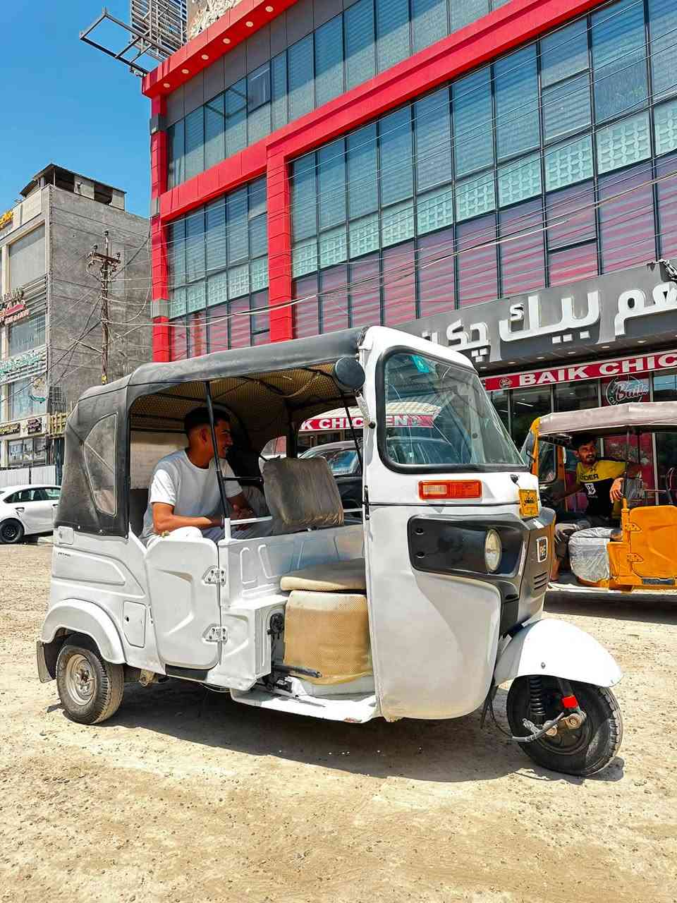 للبيع 21 صبغ جماليه ودوس وضربه بل لغد اليمنه بس راجعه وكاله رقم بغداد تحويل شوكت متريد مكاني بغداد الدورة 7500 بيها مجال حك الجيه *********** يوجد واتساب
