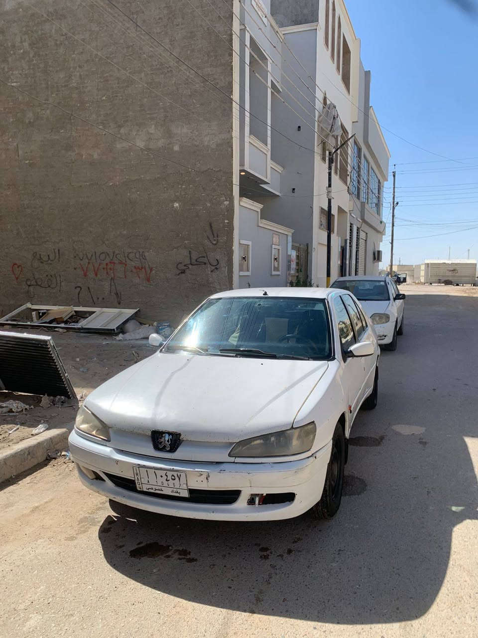 السلام عليكم ورحمة الله وبركاته 
بيجو 306 للبيع 2001 بيها صبغ جاملغ امامي و باب خلفي عكس السايق بيه بارد  
المكان : بغداد الدورة 
الرقم : ***********  
السعر : 35 و بيها مجال
